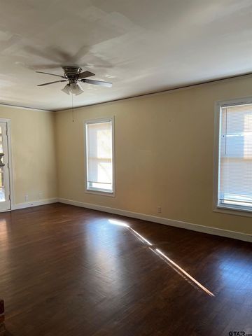 1114 S Broadway Ave, Tyler, TX 75701