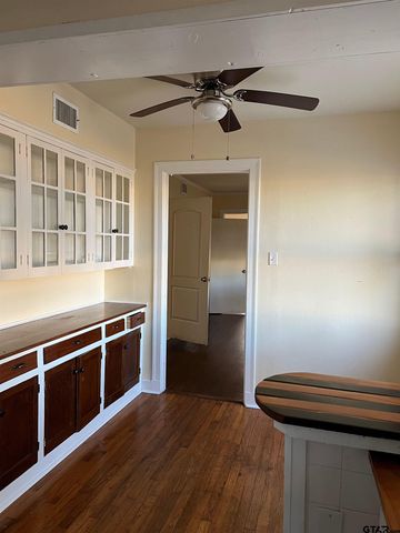 1114 S Broadway Ave, Tyler, TX 75701