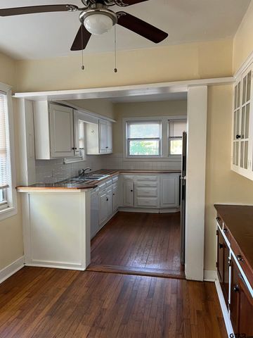 1114 S Broadway Ave, Tyler, TX 75701