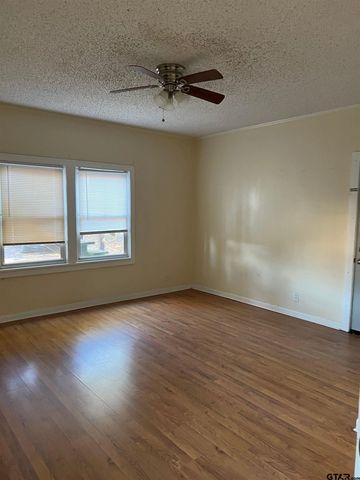 1114 S Broadway Ave, Tyler, TX 75701