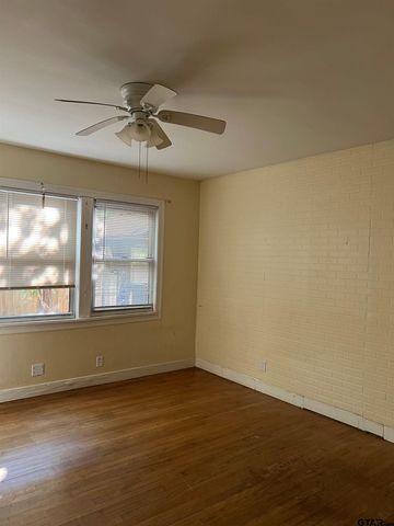 1114 S Broadway Ave, Tyler, TX 75701