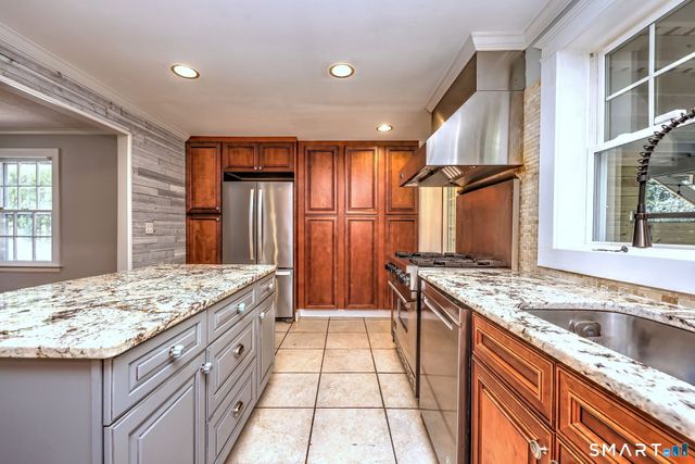35 Wilkins Street, Hamden, CT 06517