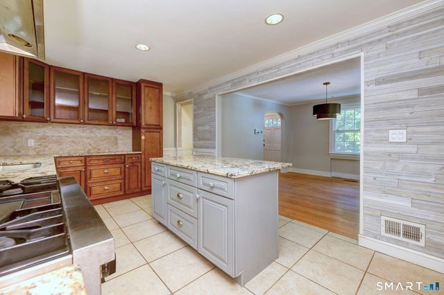 35 Wilkins Street, Hamden, CT 06517