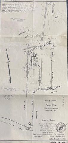 31 Harbour Road, Great Neck, NY 11024