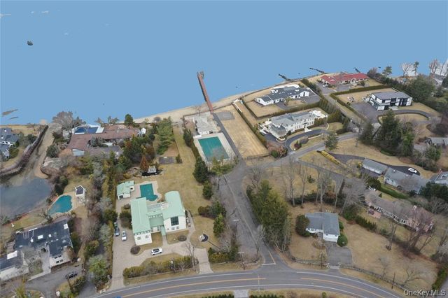 31 Harbour Road, Great Neck, NY 11024