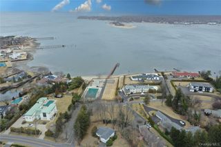 31 Harbour Road, Great Neck, NY 11024