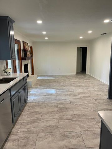 605 Woodland Hills, Hattiesburg, MS 39402
