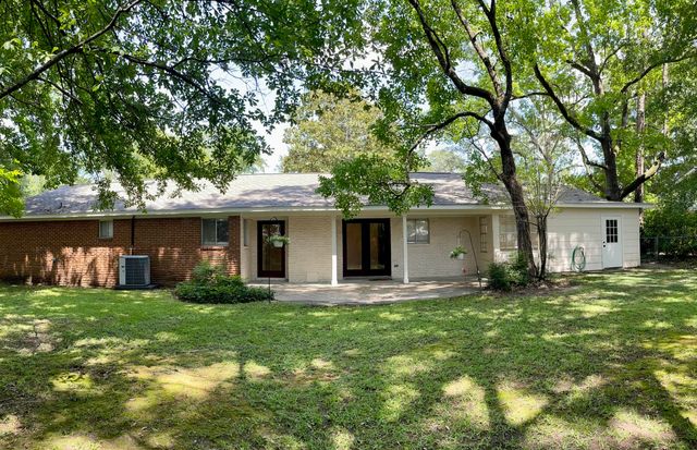 605 Woodland Hills, Hattiesburg, MS 39402
