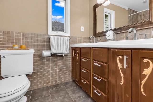 1155 James Ave W, Saint Paul, MN 55105