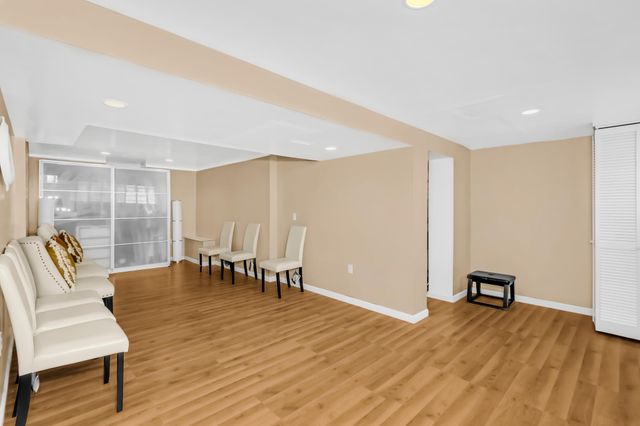 1155 James Ave W, Saint Paul, MN 55105