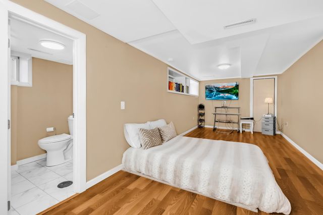 1155 James Ave W, Saint Paul, MN 55105