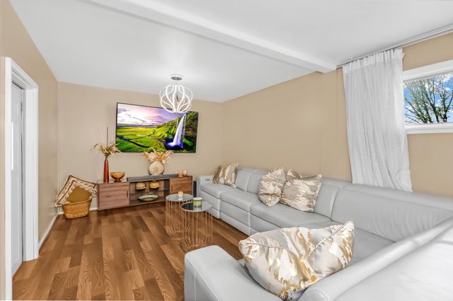 1155 James Ave W, Saint Paul, MN 55105