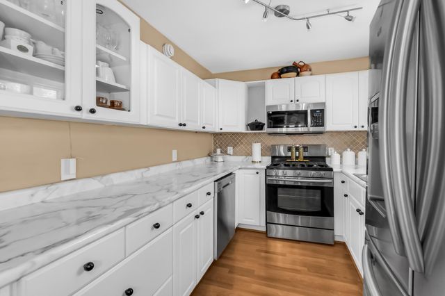 1155 James Ave W, Saint Paul, MN 55105