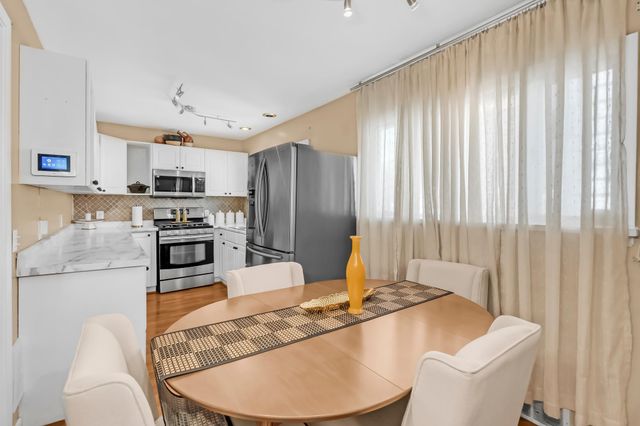 1155 James Ave W, Saint Paul, MN 55105