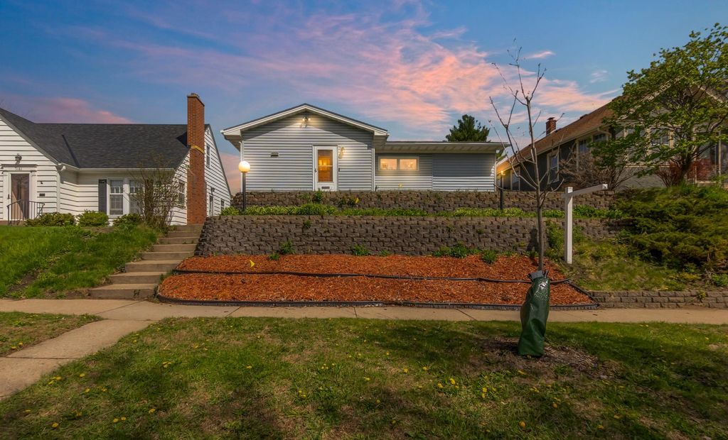 1155 James Ave W, Saint Paul, MN 55105