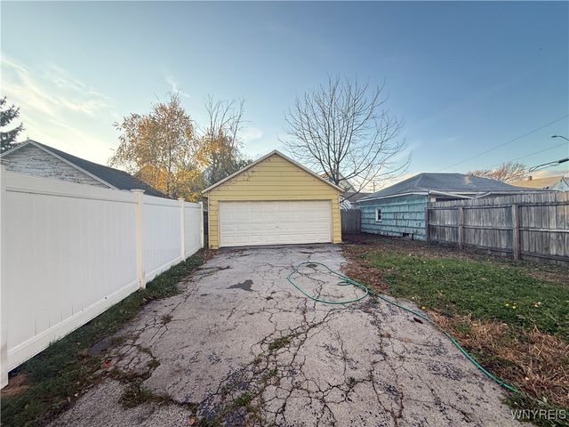 490 South Ogden Street W, Buffalo, NY 14206