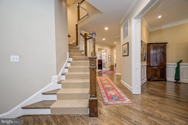 7505 MARBURY RD, Bethesda, MD 20817