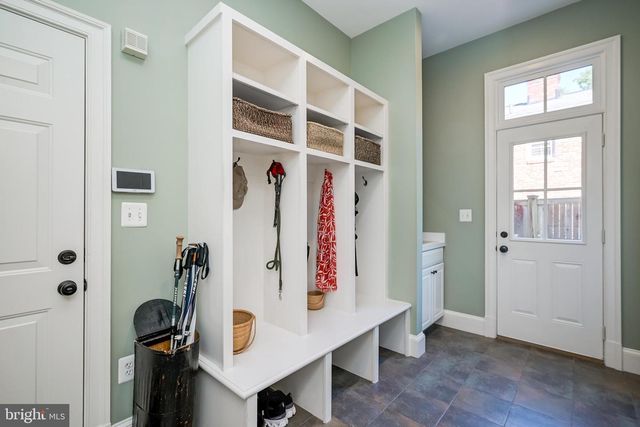 7505 MARBURY RD, Bethesda, MD 20817