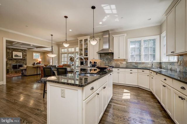 7505 MARBURY RD, Bethesda, MD 20817