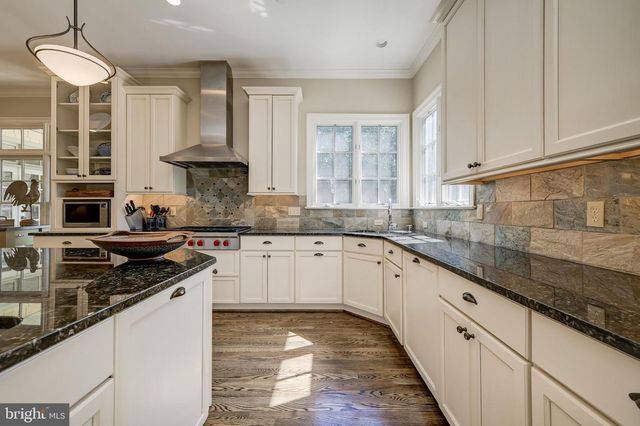 7505 MARBURY RD, Bethesda, MD 20817