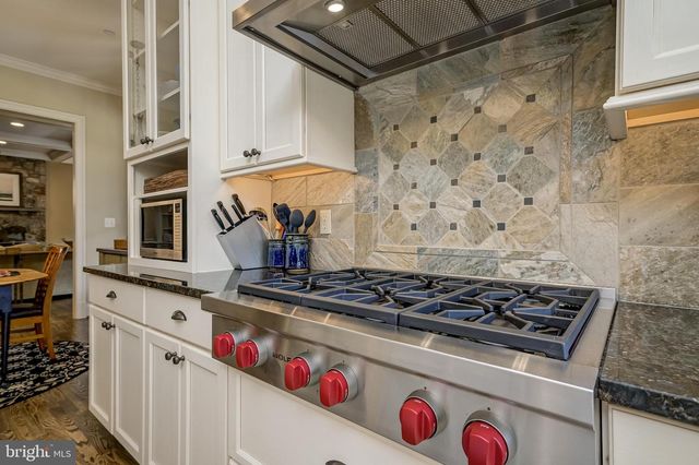 7505 MARBURY RD, Bethesda, MD 20817