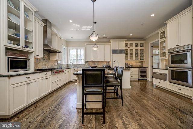 7505 MARBURY RD, Bethesda, MD 20817