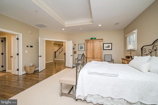 7505 MARBURY RD, Bethesda, MD 20817