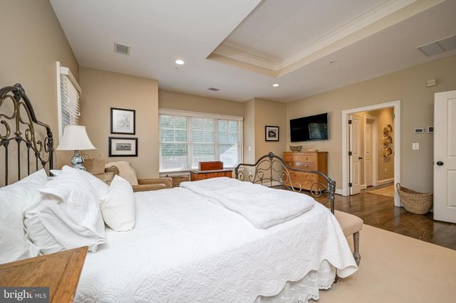 7505 MARBURY RD, Bethesda, MD 20817