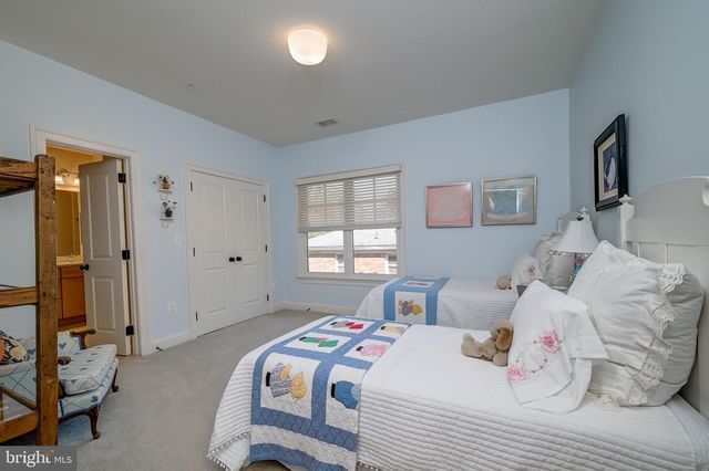 7505 MARBURY RD, Bethesda, MD 20817