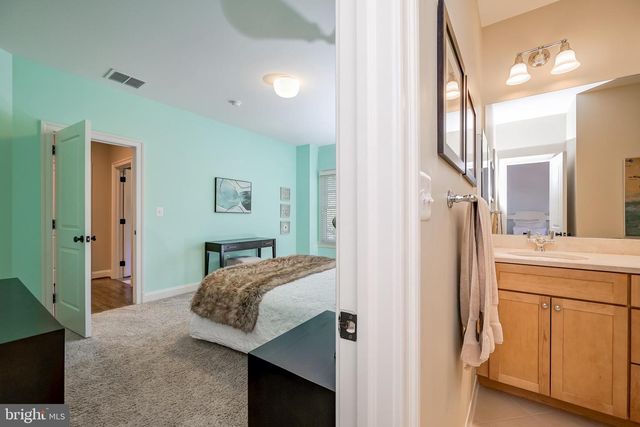 7505 MARBURY RD, Bethesda, MD 20817