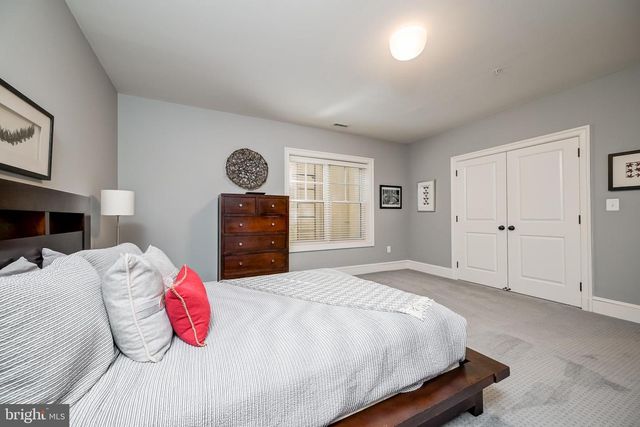 7505 MARBURY RD, Bethesda, MD 20817