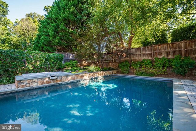 7505 MARBURY RD, Bethesda, MD 20817