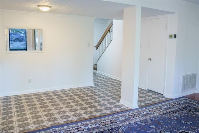 301 Village Lane F, Greensboro, NC 27409