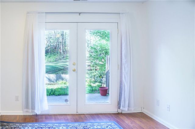 301 Village Lane F, Greensboro, NC 27409