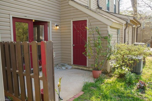 301 Village Lane F, Greensboro, NC 27409