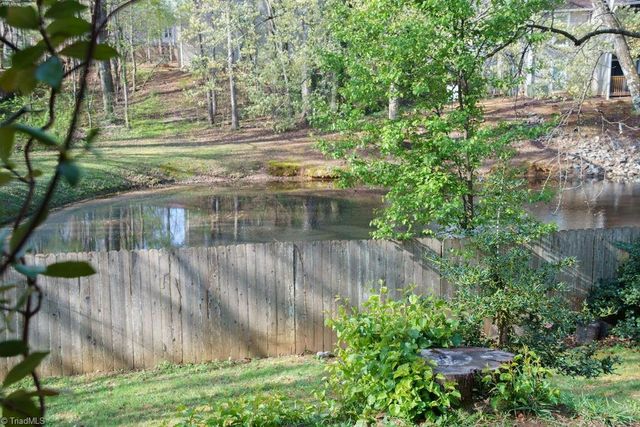 301 Village Lane F, Greensboro, NC 27409