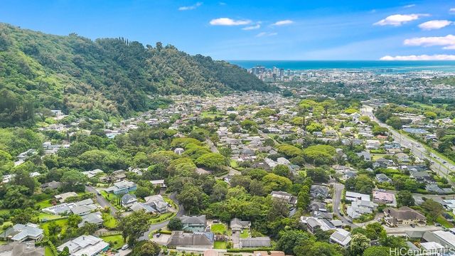 3242 Pelekane Drive, Honolulu, HI 96817
