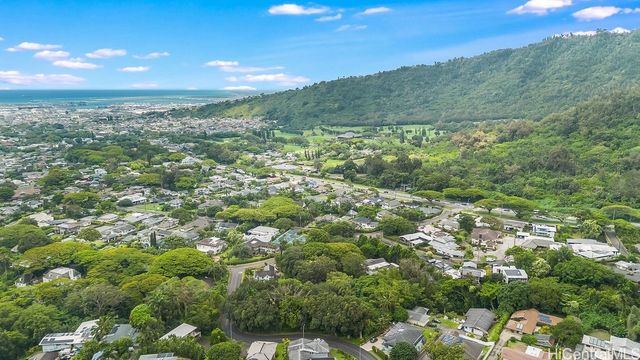 3242 Pelekane Drive, Honolulu, HI 96817