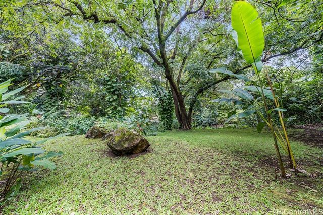 3242 Pelekane Drive, Honolulu, HI 96817