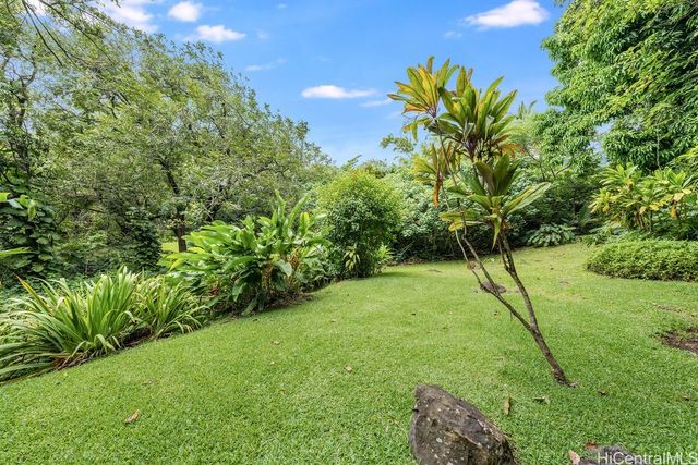 3242 Pelekane Drive, Honolulu, HI 96817