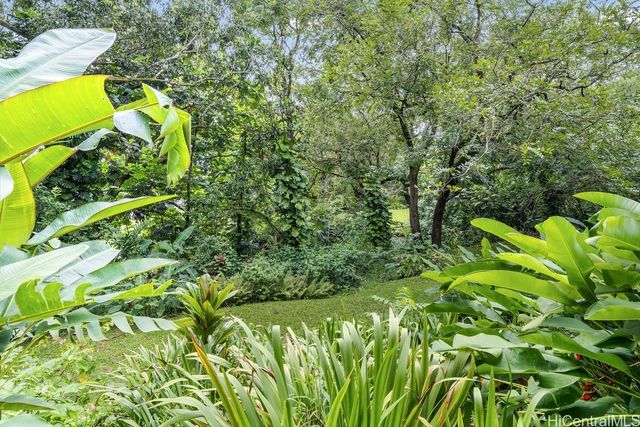 3242 Pelekane Drive, Honolulu, HI 96817