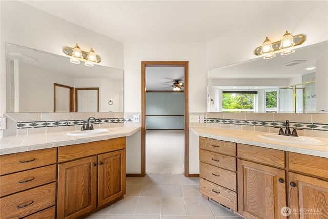 8711 Fenwick Loop SE SE, Olympia, WA 98513