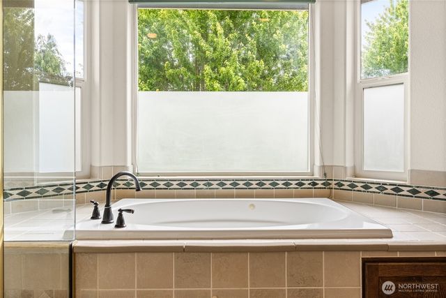 8711 Fenwick Loop SE SE, Olympia, WA 98513