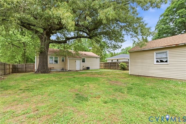 136 Holly Hill Dr, Petersburg, VA 23805