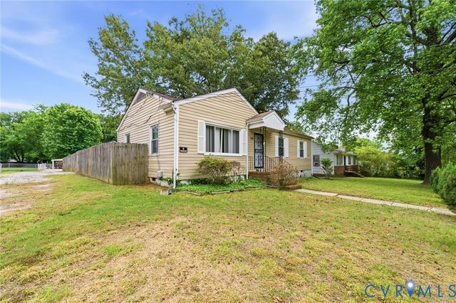 136 Holly Hill Dr, Petersburg, VA 23805