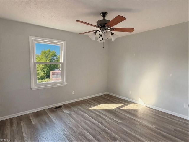 251 S Parliament DR, Virginia Beach, VA 23462