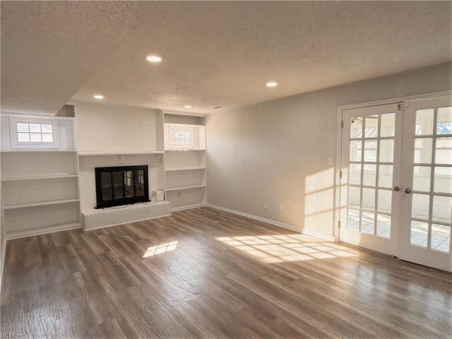 251 S Parliament DR, Virginia Beach, VA 23462