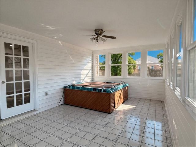 251 S Parliament DR, Virginia Beach, VA 23462