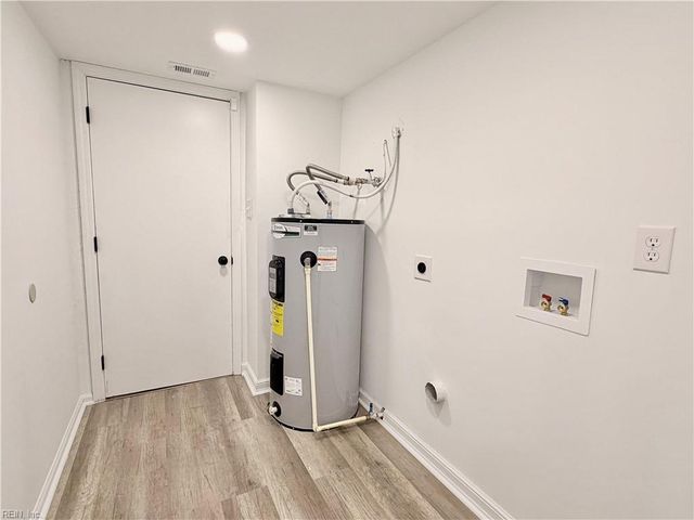 251 S Parliament DR, Virginia Beach, VA 23462