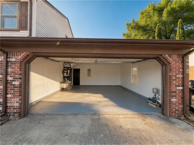 251 S Parliament DR, Virginia Beach, VA 23462